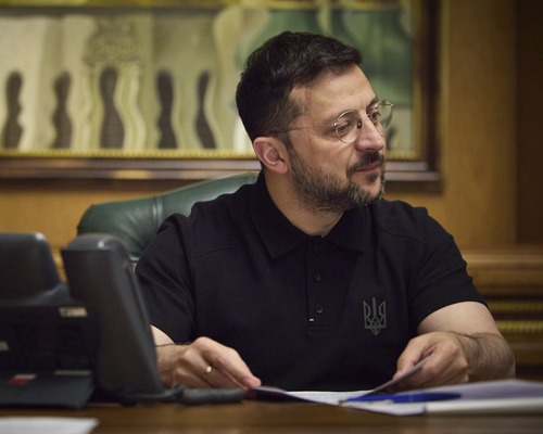 Zelenskiy: Putin ile görüşmeye Türkiye ev sahipliği yapabilir