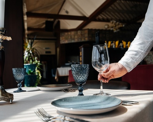 Zenginler paralarını bu yıl en çok lüks yemek ve tatile harcadı
