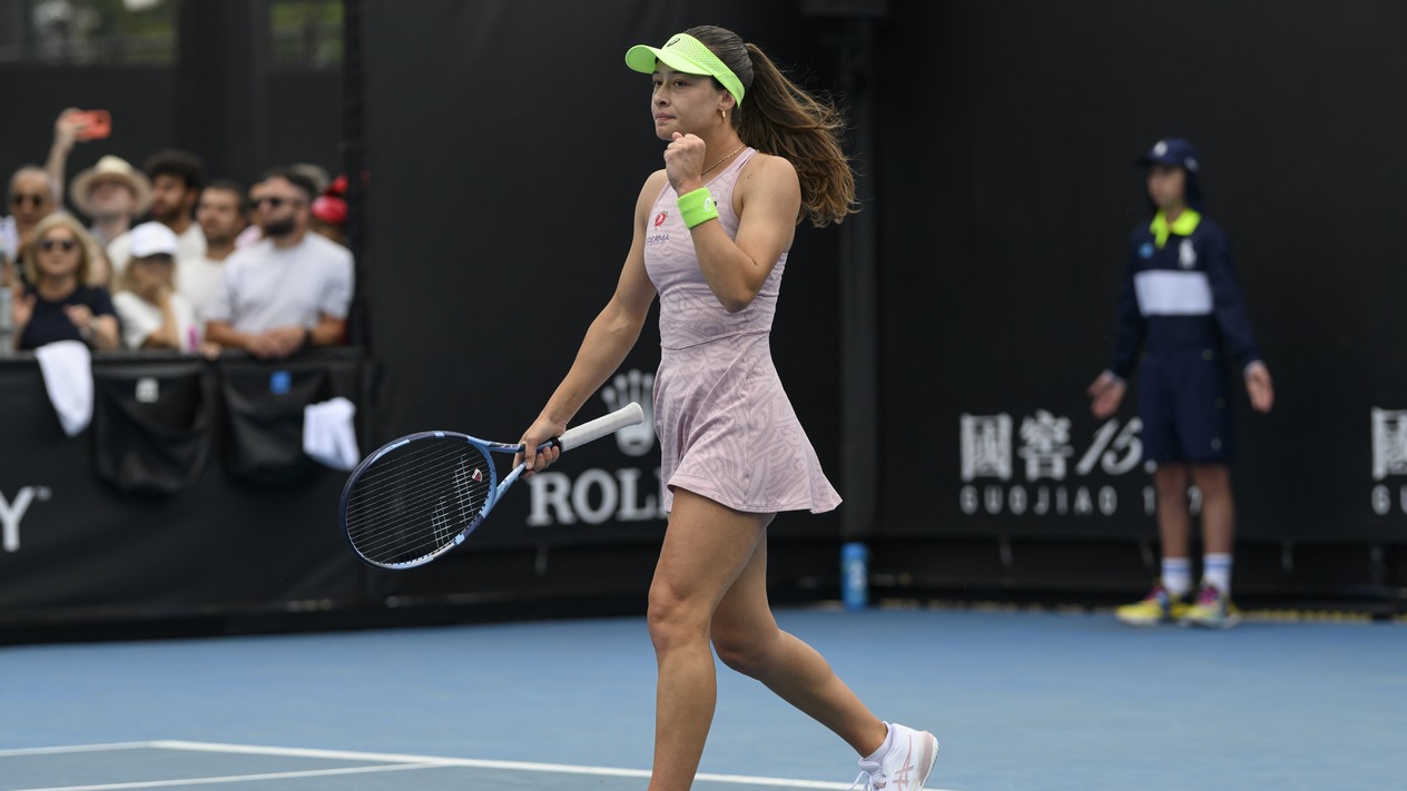 Zeynep Sönmez Avustralya Açık'ta tarih yazmaya devam ediyor: 3. tura yükselen ilk Türk oldu