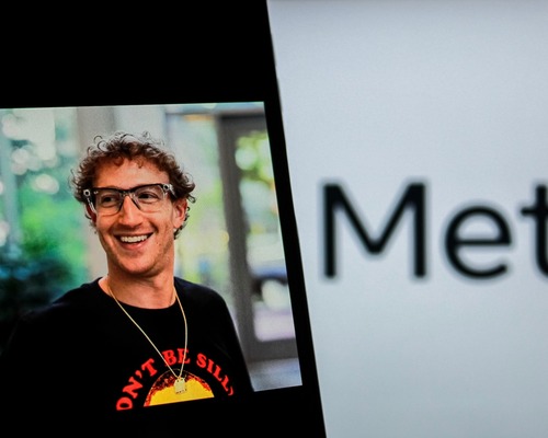 Zuckerberg 8 milyar dolarlık dava ile karşı karşıya