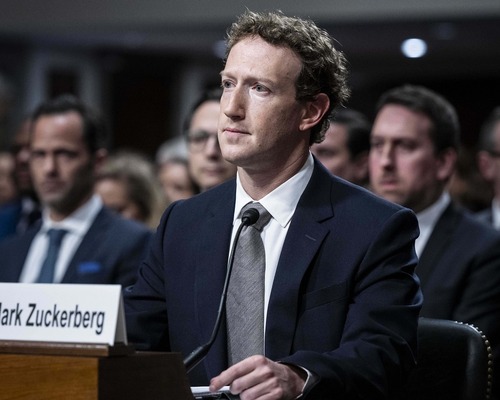 Zuckerberg tekel davasından kurtulmak için 450 milyon dolar teklif etti