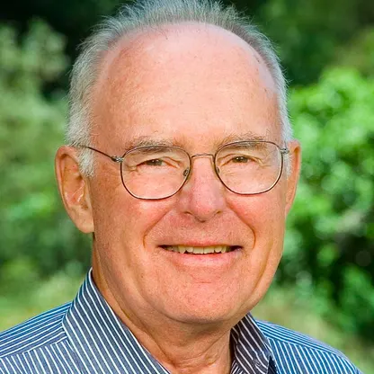 Moore Yasasına adını veren Gordon Moore