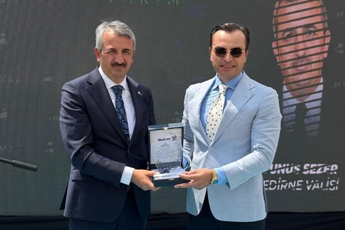 Edirne Valisi Yunus Sezer (solda), DCT Trading ve Bluefarm Tarım Yönetim Kurulu Başkanı Levent Sadık Ahmet