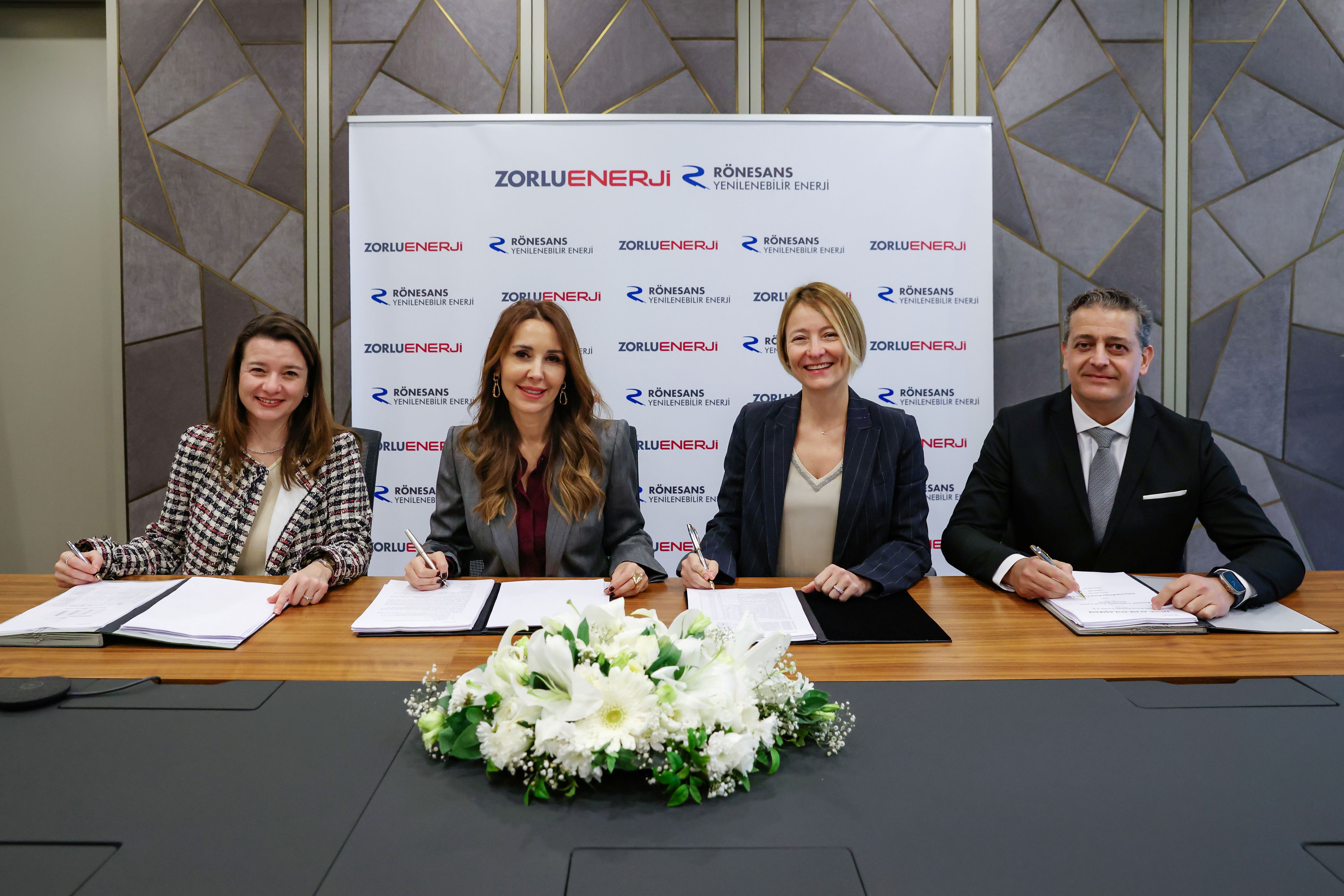 Elif Yener, İpek Ilıcak Kayaalp, Selen Zorlu Melik, Emre Hatem (Soldan sağa)