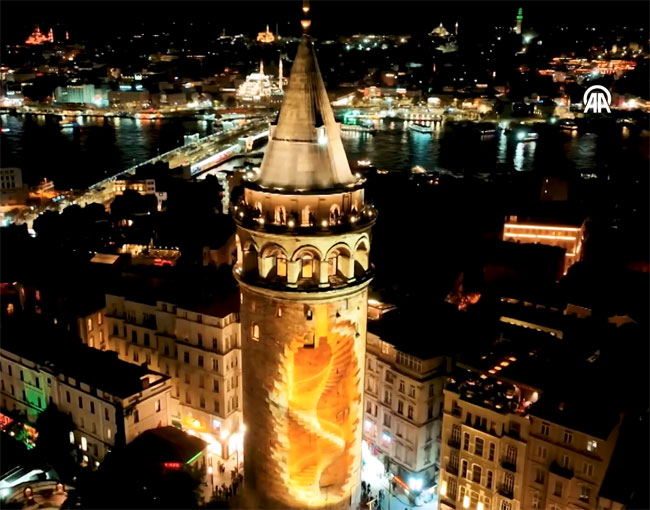 Galata Kulesi'nde artırılmış gerçeklik ile mapping gösterisi